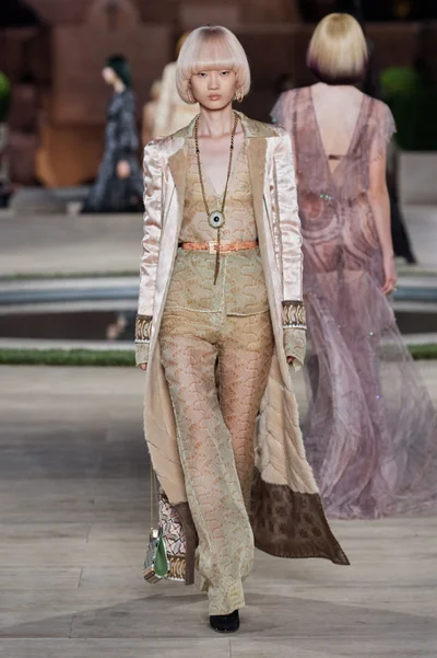 Look 35